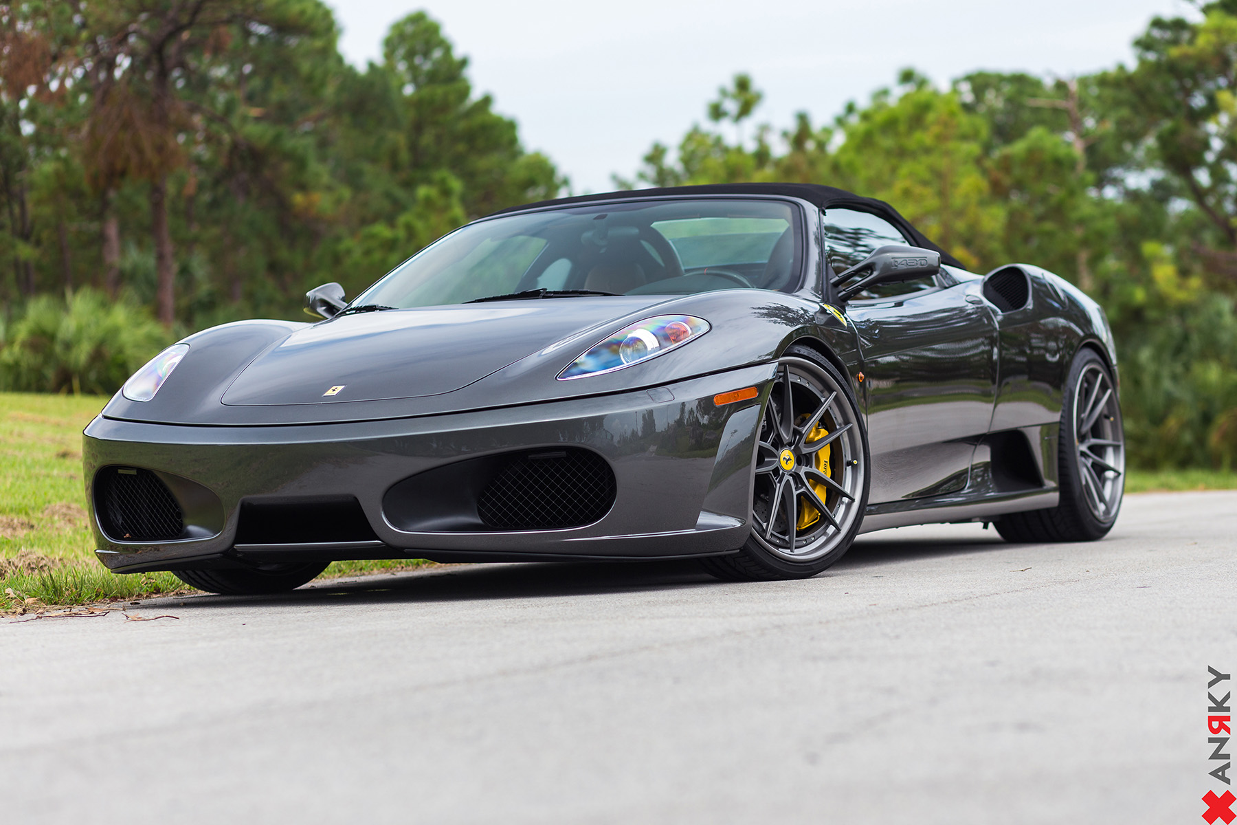 Satin Charcoal Center | Alumi Gunmetal Lip | 50/50 Hardware | 20"