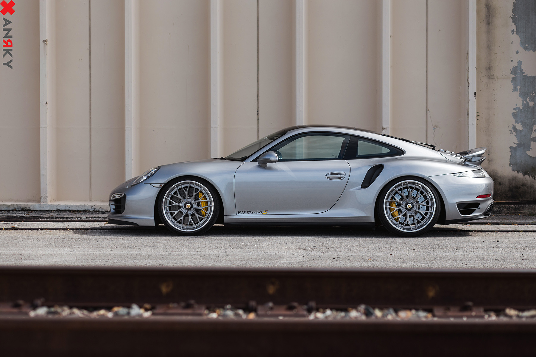 Ice Gunmetal Center | Mirror Clear Lip | Hidden Hardware | 21"