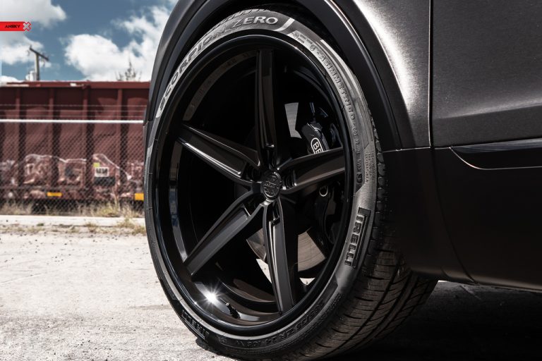 anrky-bentley-bentayga-an35-seriesthree_46597942234_l
