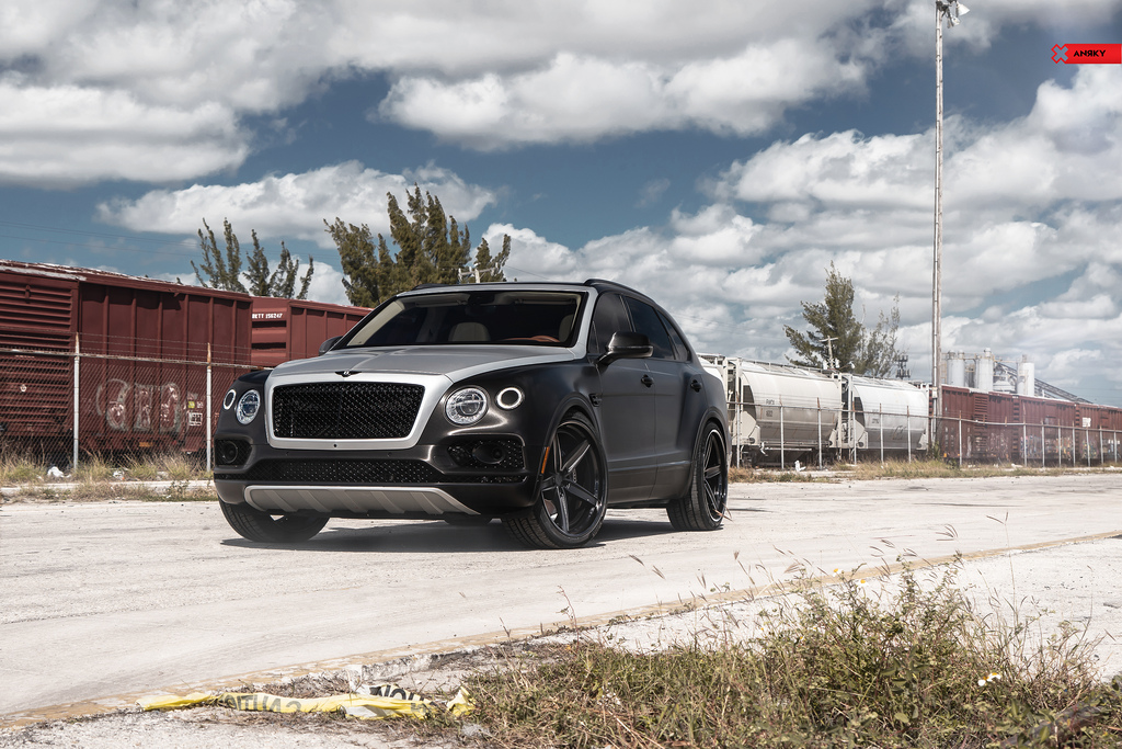 anrky-bentley-bentayga-an35-seriesthree_46597941314_l