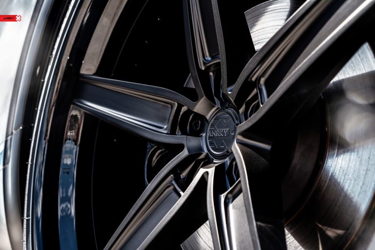 anrky-bentley-bentayga-an35-seriesthree_32379166457_l