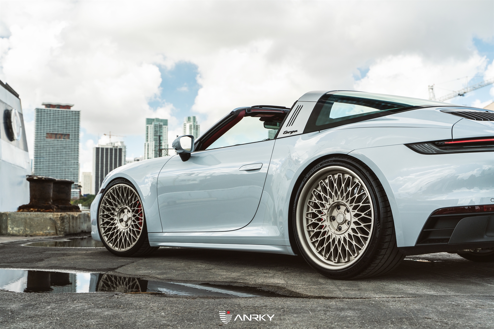 Mass Image Compressor Compressed this image. https://sourceforge.net/projects/icompress/ with Quality:100