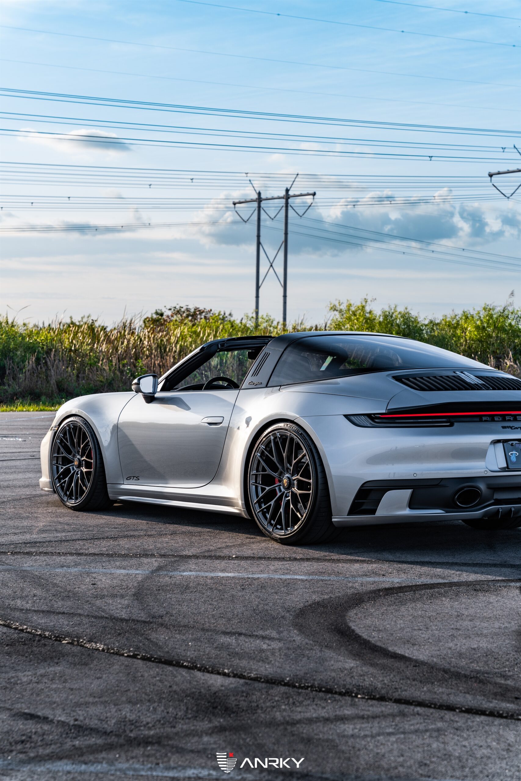 Mass Image Compressor Compressed this image. https://sourceforge.net/projects/icompress/ with Quality:100