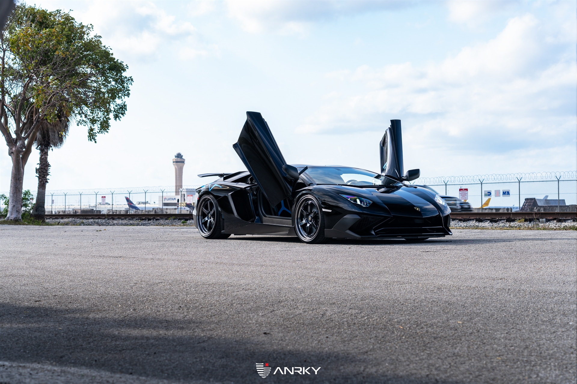 Mass Image Compressor Compressed this image. https://sourceforge.net/projects/icompress/ with Quality:100