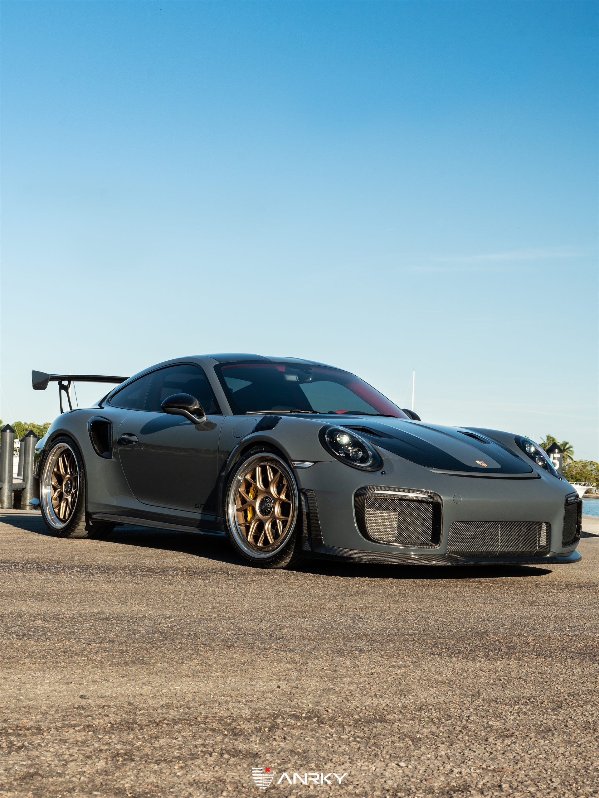 Mass Image Compressor Compressed this image. https://sourceforge.net/projects/icompress/ with Quality:100