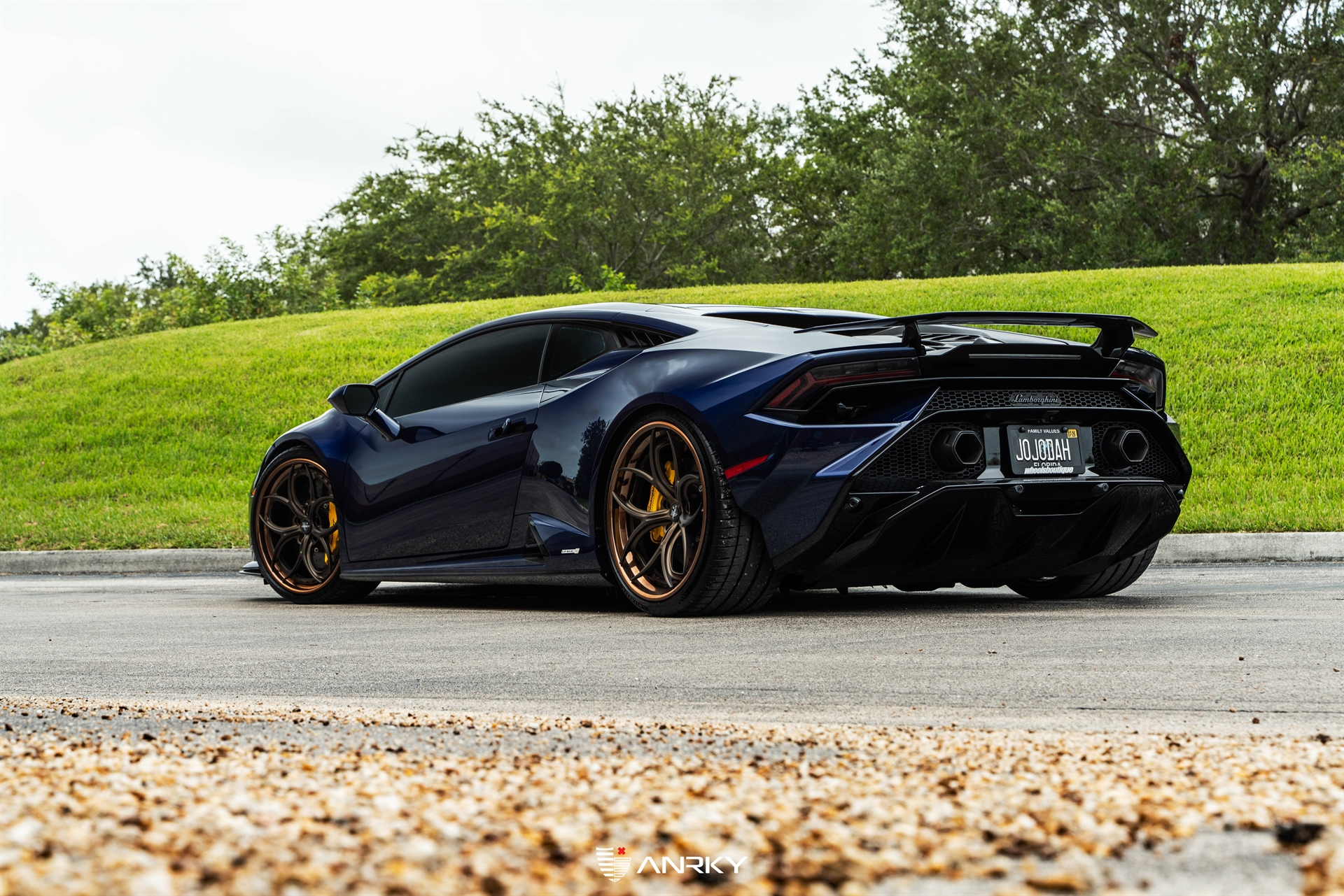 Mass Image Compressor Compressed this image. https://sourceforge.net/projects/icompress/ with Quality:100