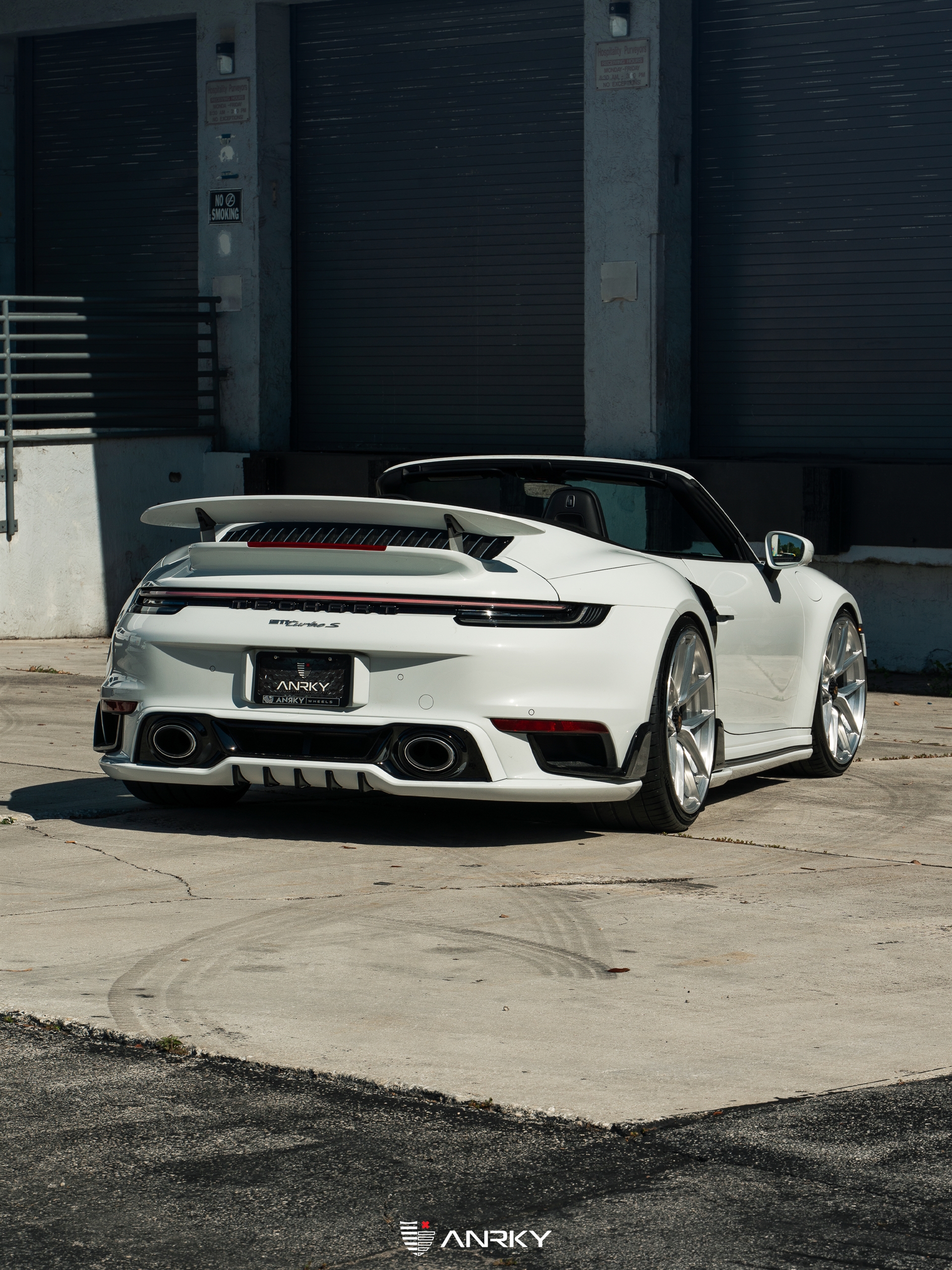 Mass Image Compressor Compressed this image. https://sourceforge.net/projects/icompress/ with Quality:100