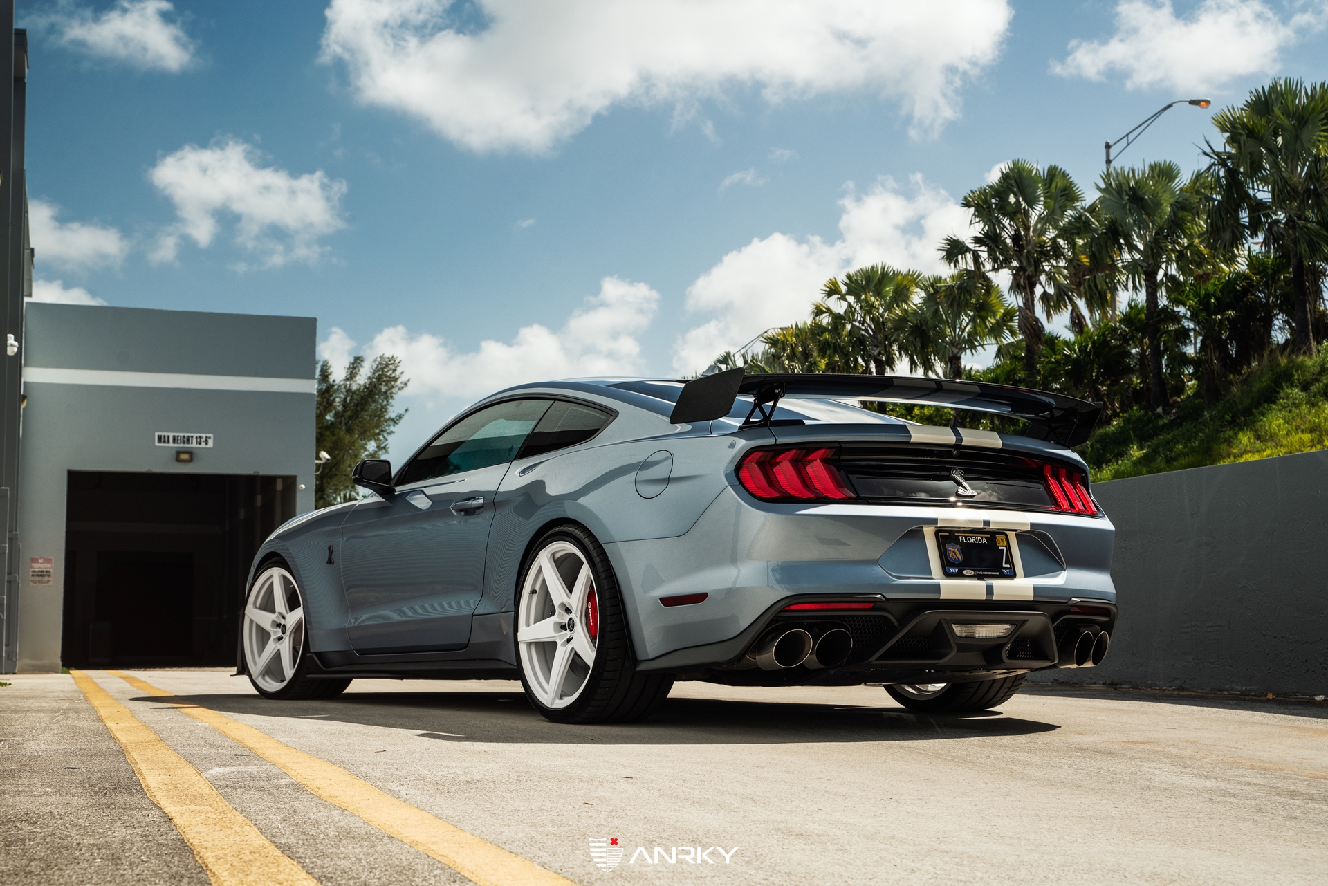 Mass Image Compressor Compressed this image. https://sourceforge.net/projects/icompress/ with Quality:100