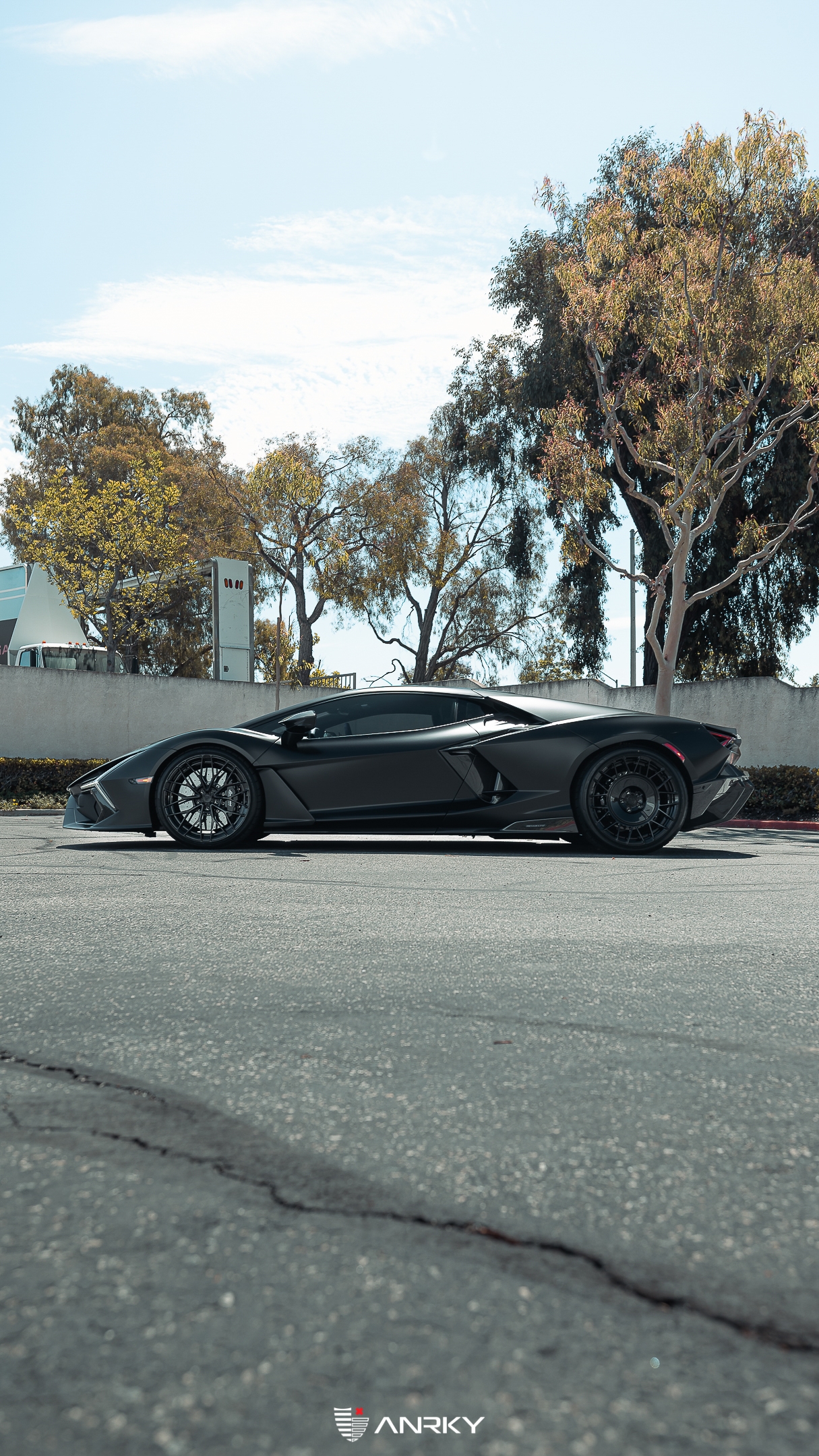 Mass Image Compressor Compressed this image. https://sourceforge.net/projects/icompress/ with Quality:100